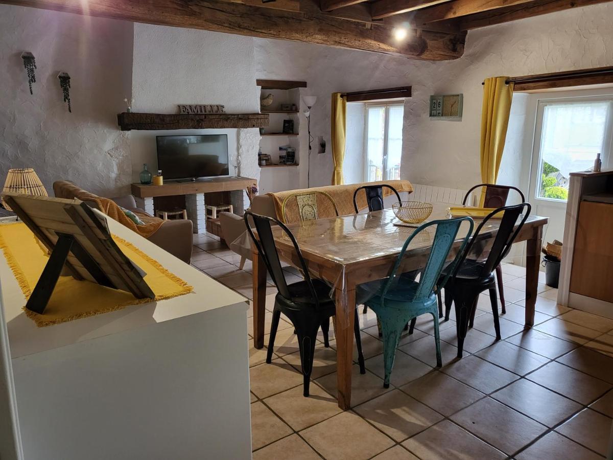 Gite Chamarel Les Aubiers Exteriér fotografie